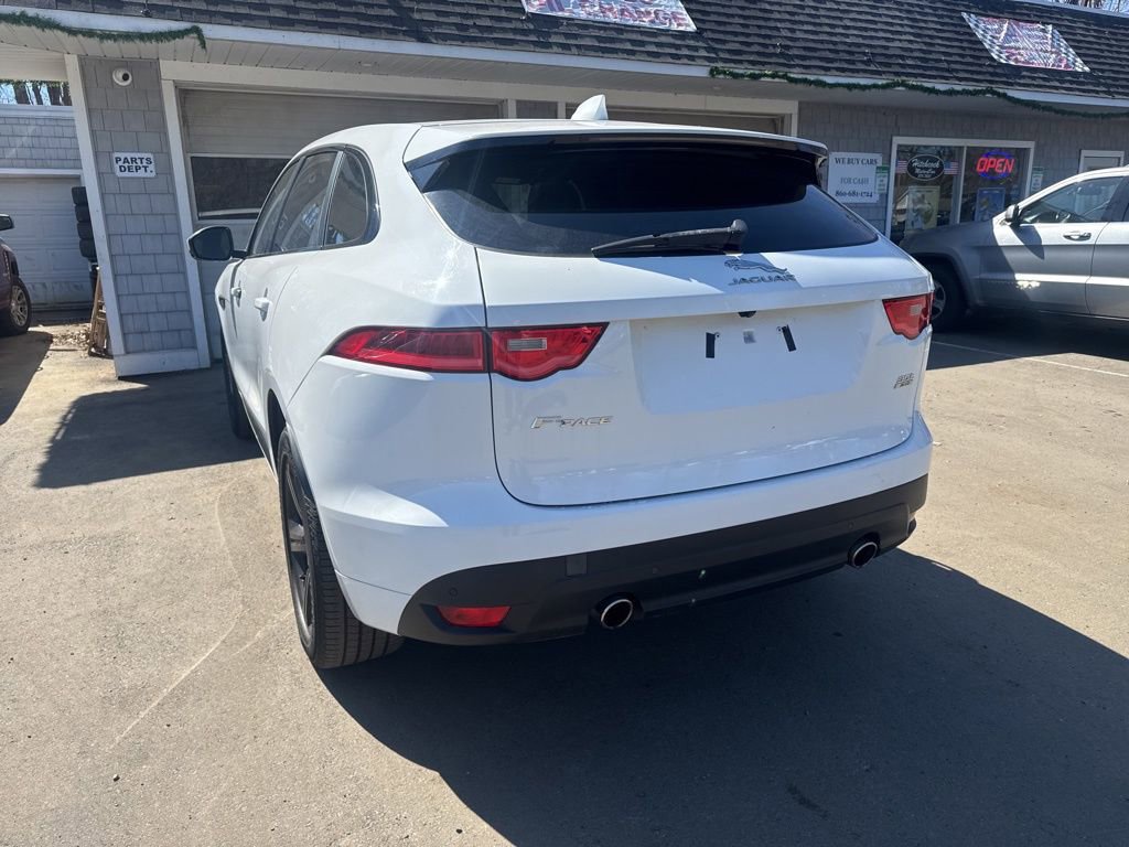 Used 2017 Jaguar F-PACE R-Sport image 16