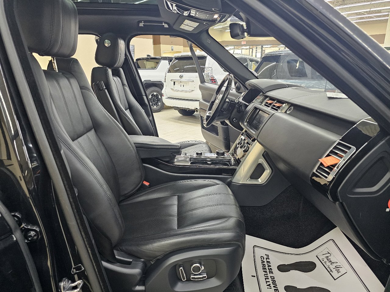 Used 2016 Land Rover Range Rover HSE image 22