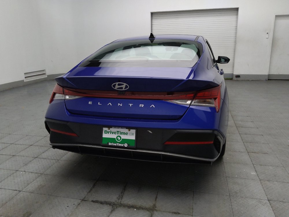 Used 2025 Hyundai Elantra SEL FWD image 7