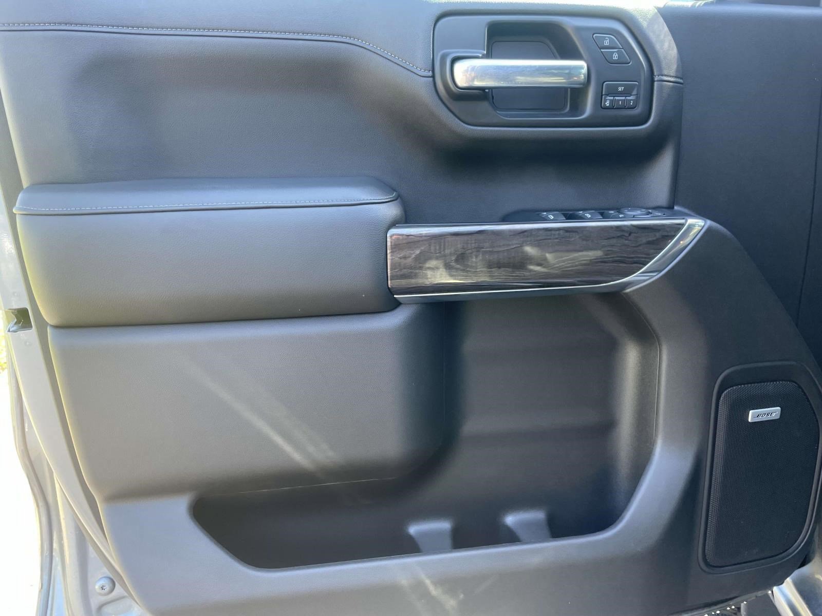 Used 2020 Chevrolet Silverado 1500 LTZ AWD/4WD image 16