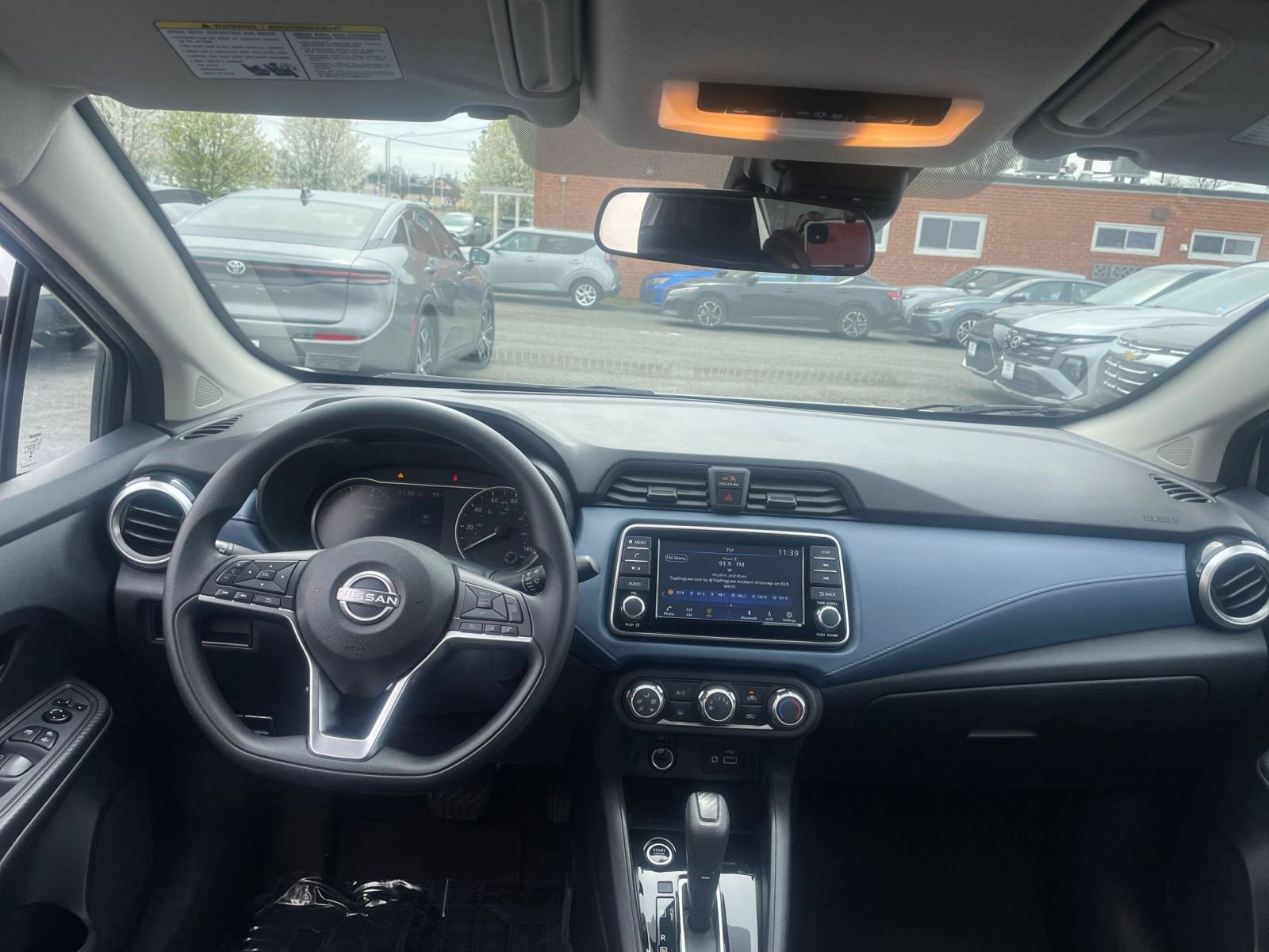 Used 2025 Nissan Versa SV FWD image 33