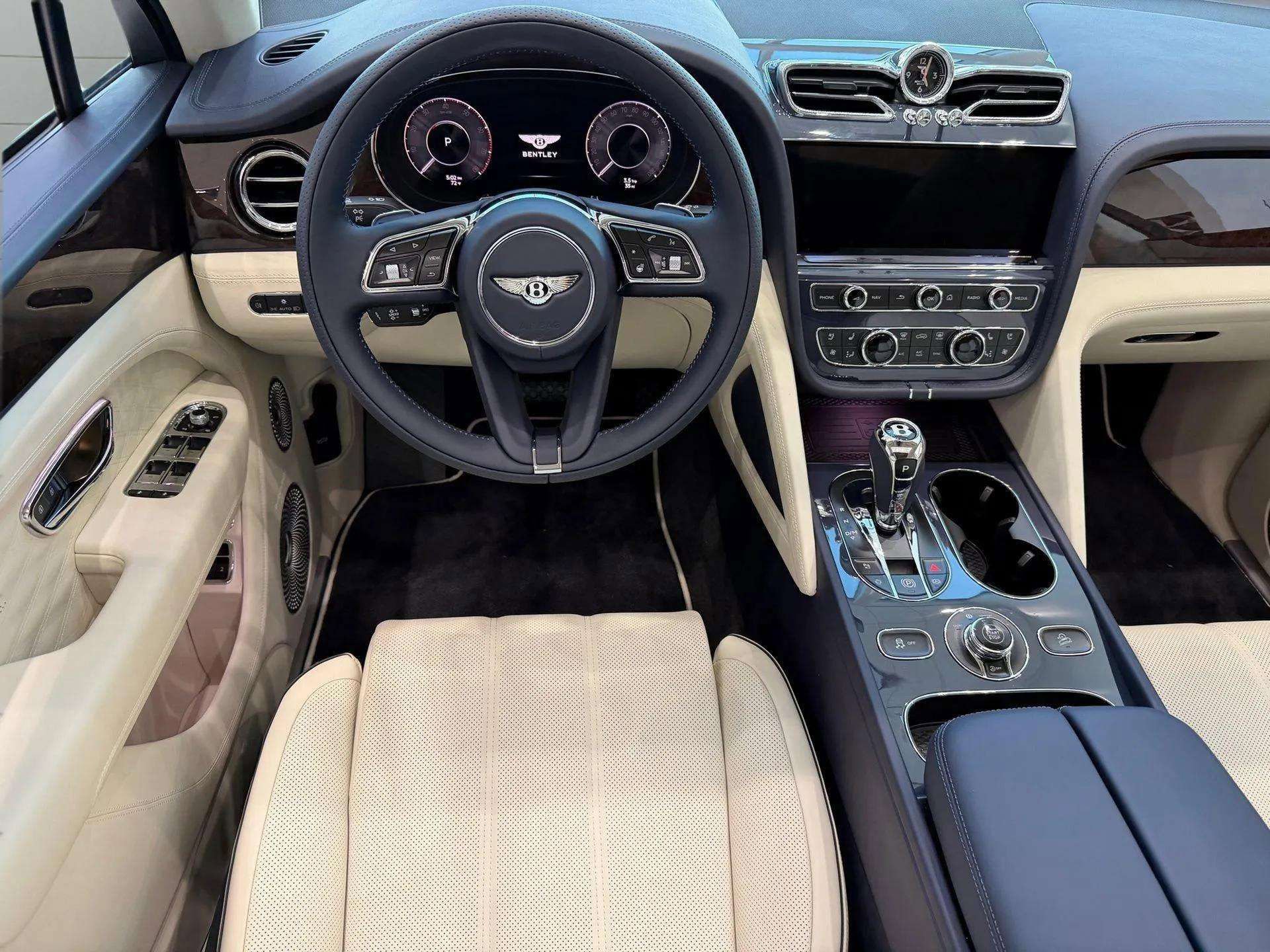 New 2025 Bentley Bentayga image 36