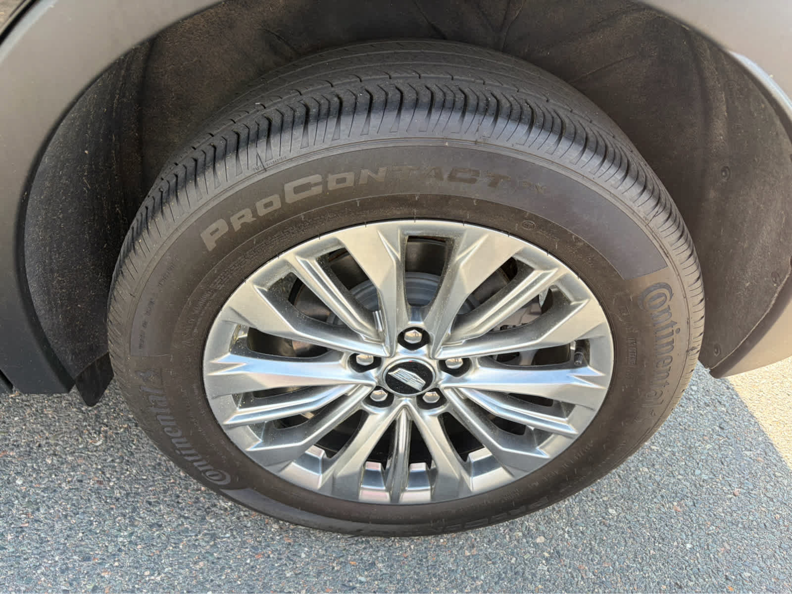 Used 2025 Cadillac XT4 Premium Luxury AWD/4WD image 31