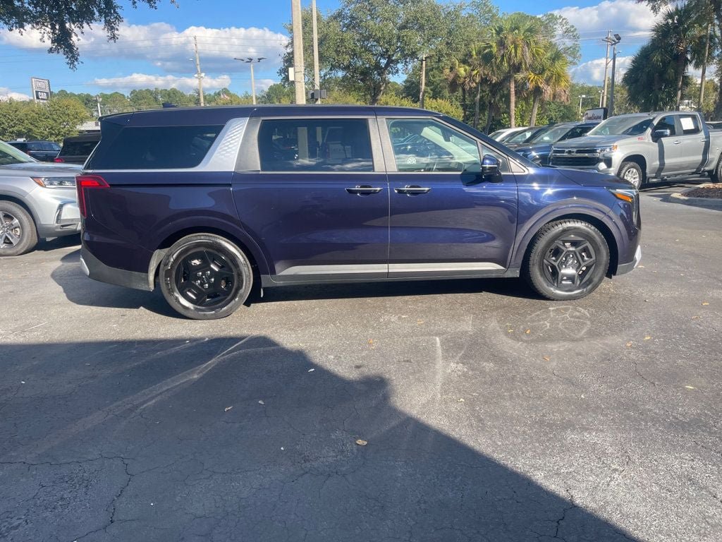 Used 2026 Kia Carnival FWD image 7