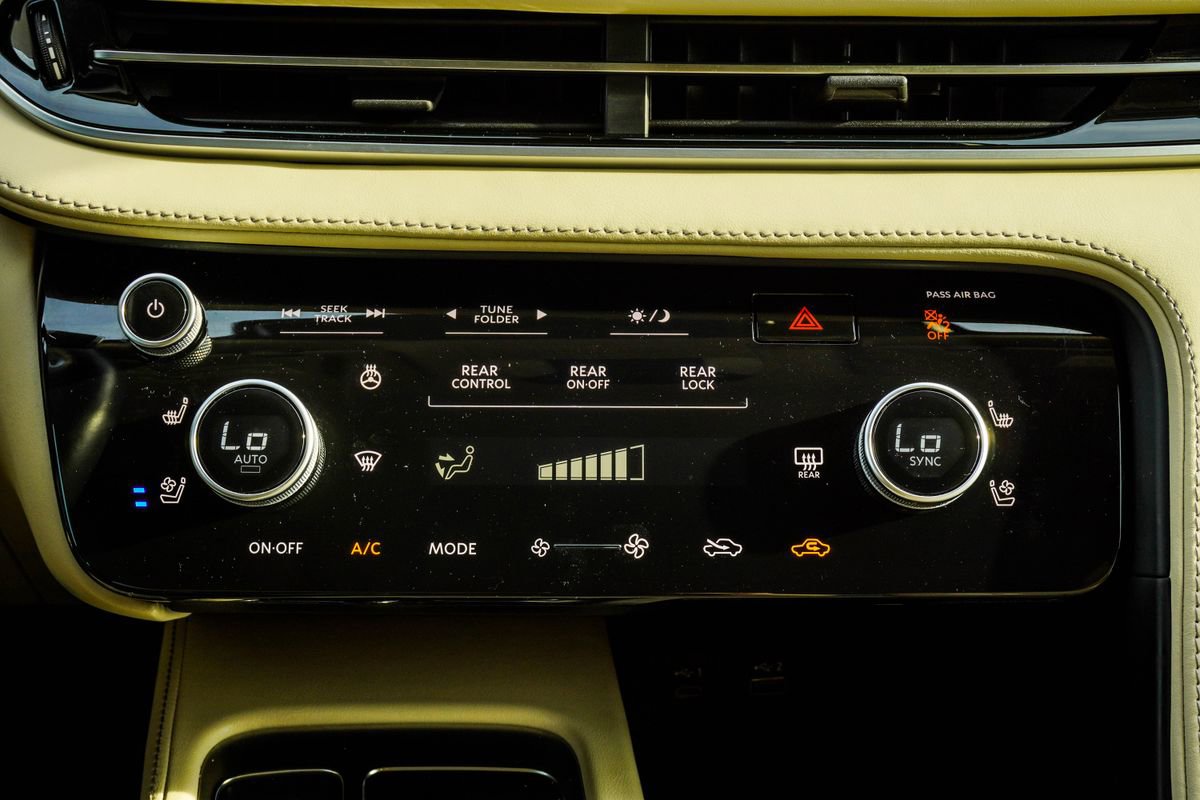 Used 2023 INFINITI QX60 Luxe w/ Vision Package image 21