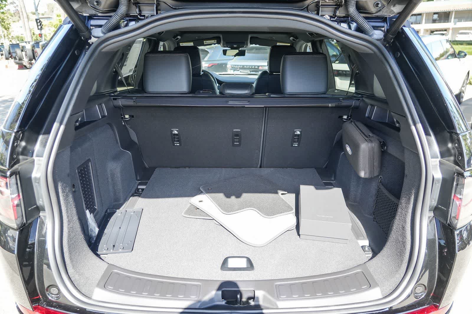 New 2026 Land Rover Discovery Sport Landmark AWD/4WD image 25