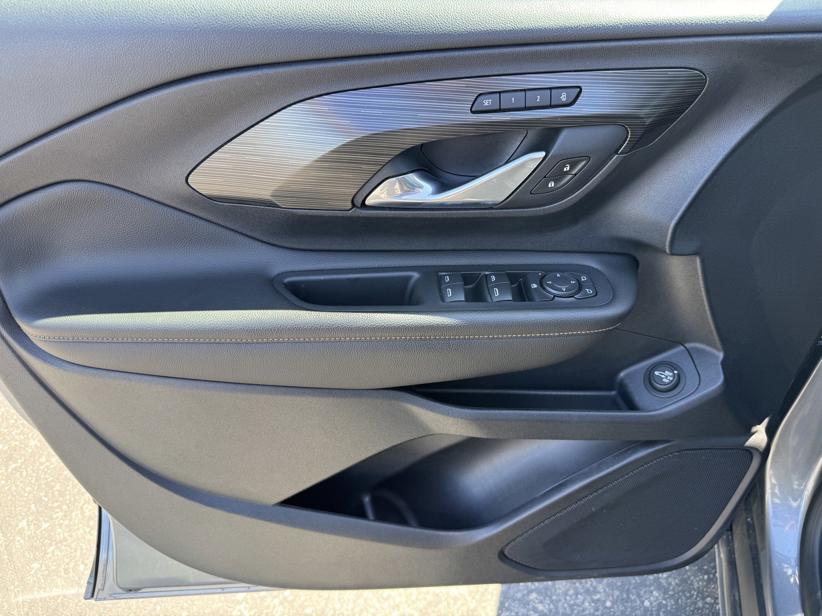 Used 2021 GMC Terrain SLT image 16