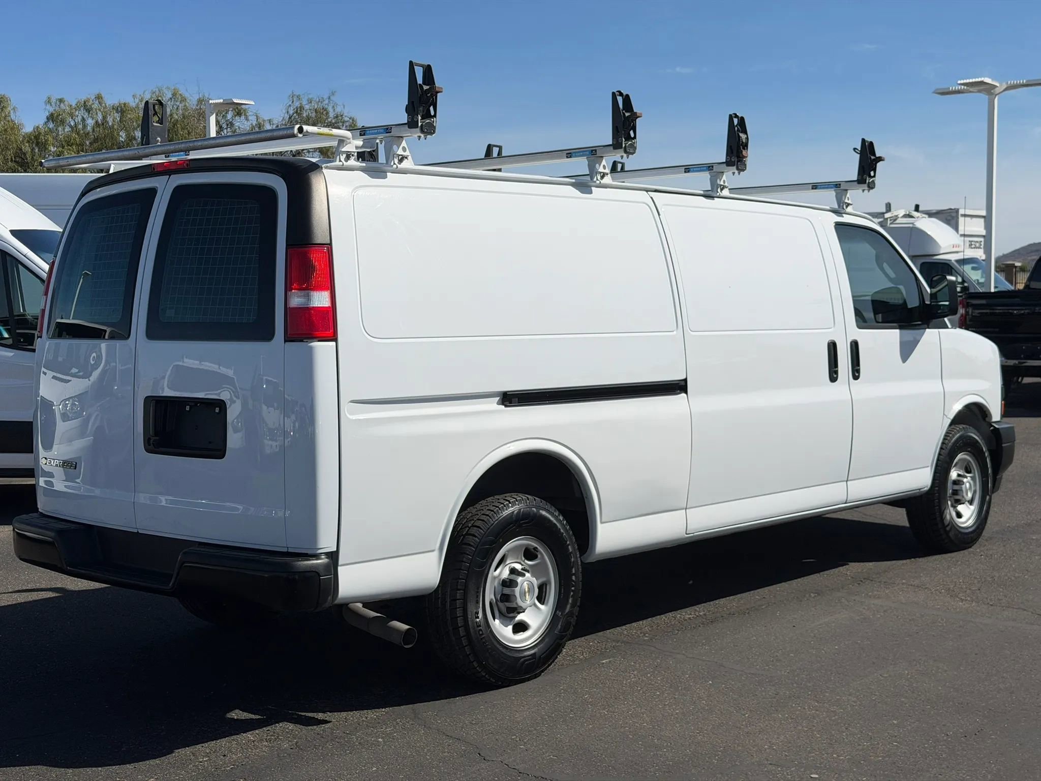 Used 2023 Chevrolet Express 2500 Extended RWD image 6