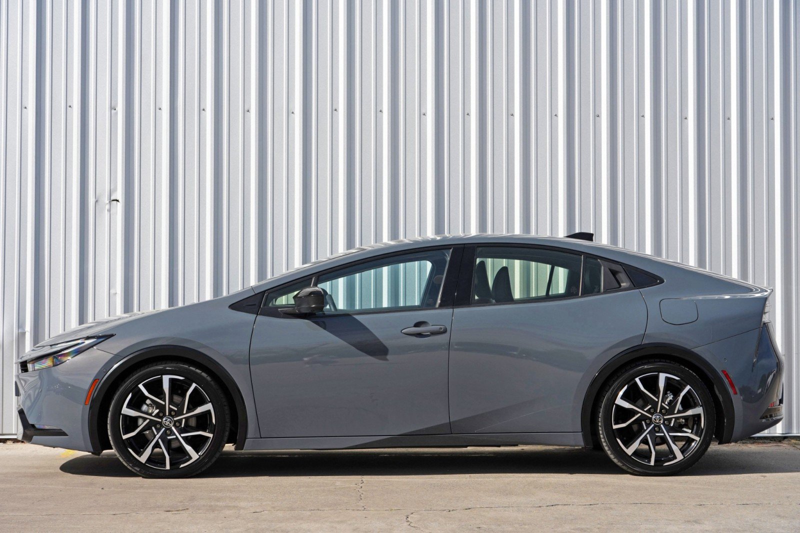 Used 2024 Toyota Prius Prime Premium w/ Advanced Technology Package FWD image 8