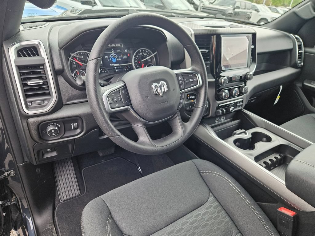 New 2026 RAM 1500 Express AWD/4WD image 13