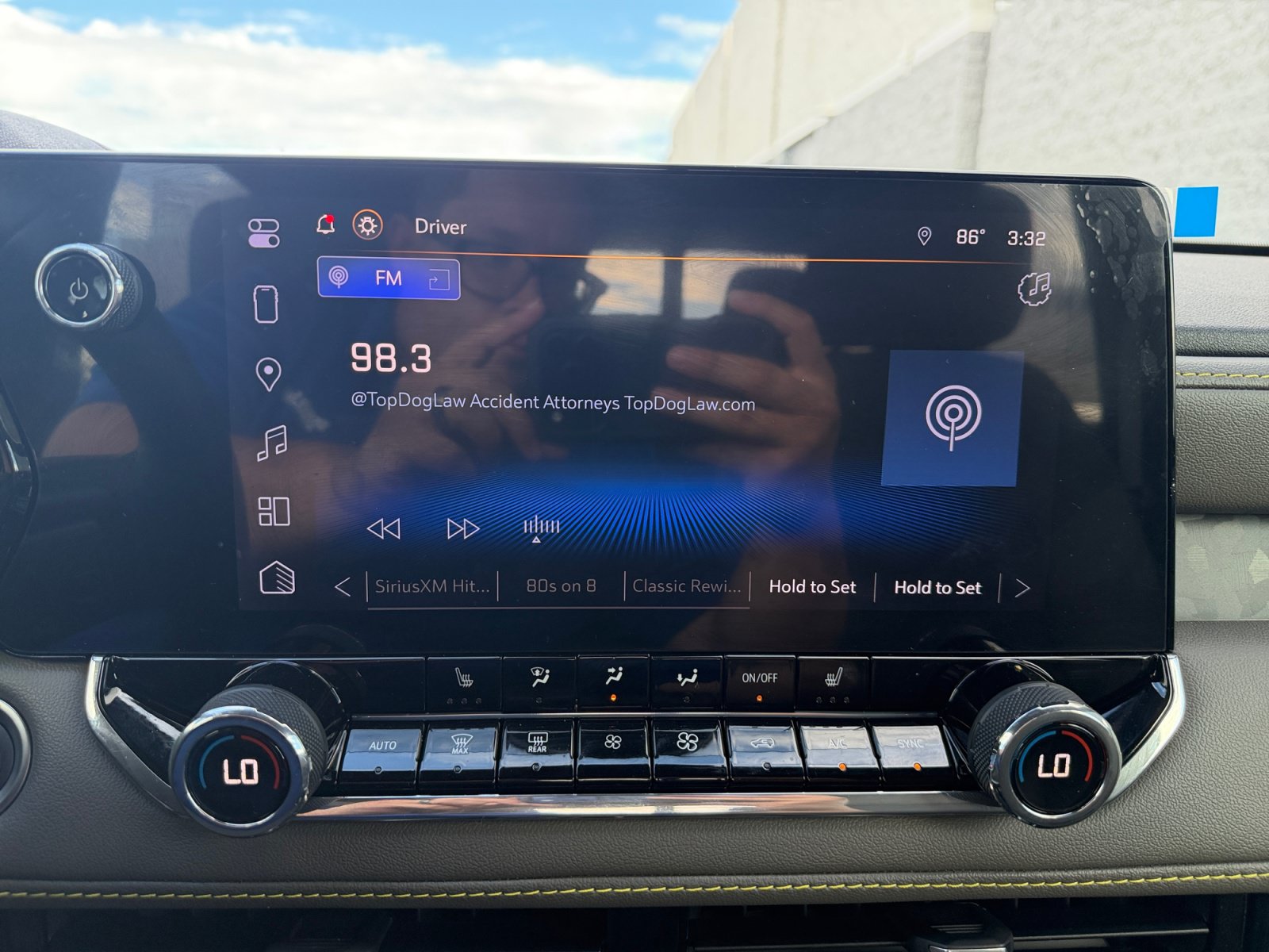 Used 2024 Chevrolet Colorado ZR2 w/ Technology Package AWD/4WD image 21