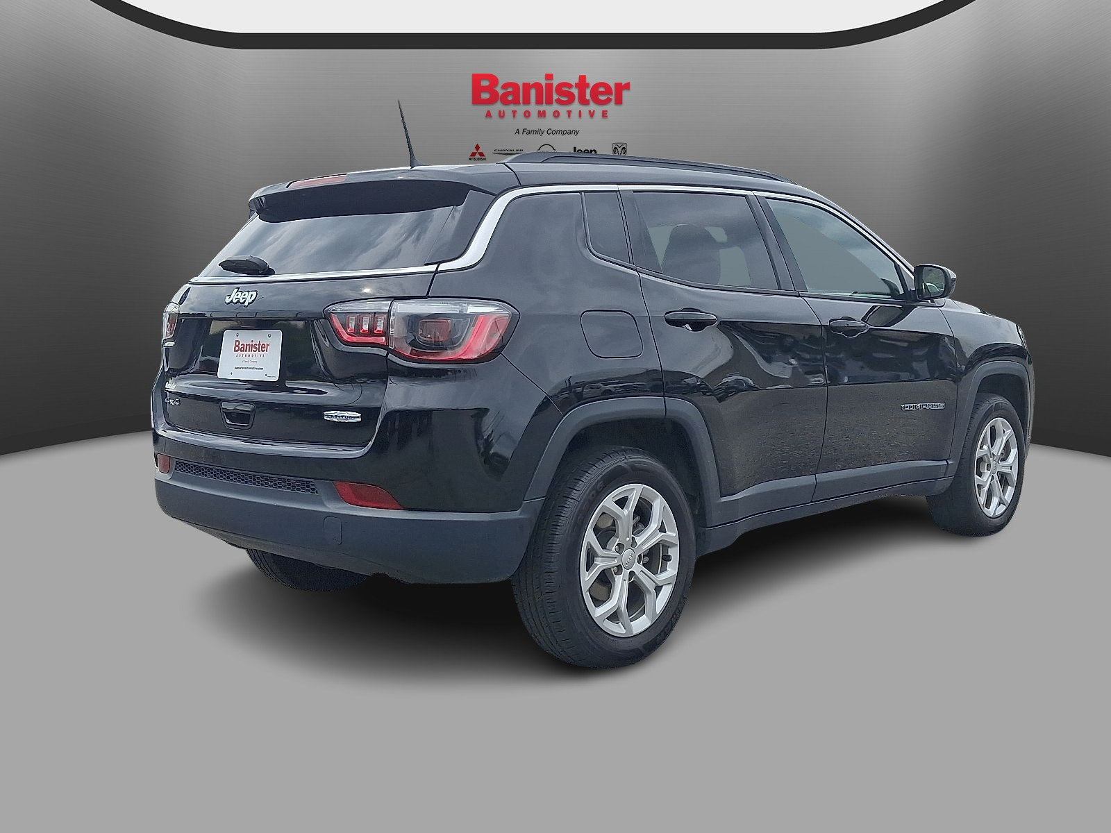 Used 2024 Jeep Compass Latitude AWD/4WD image 4