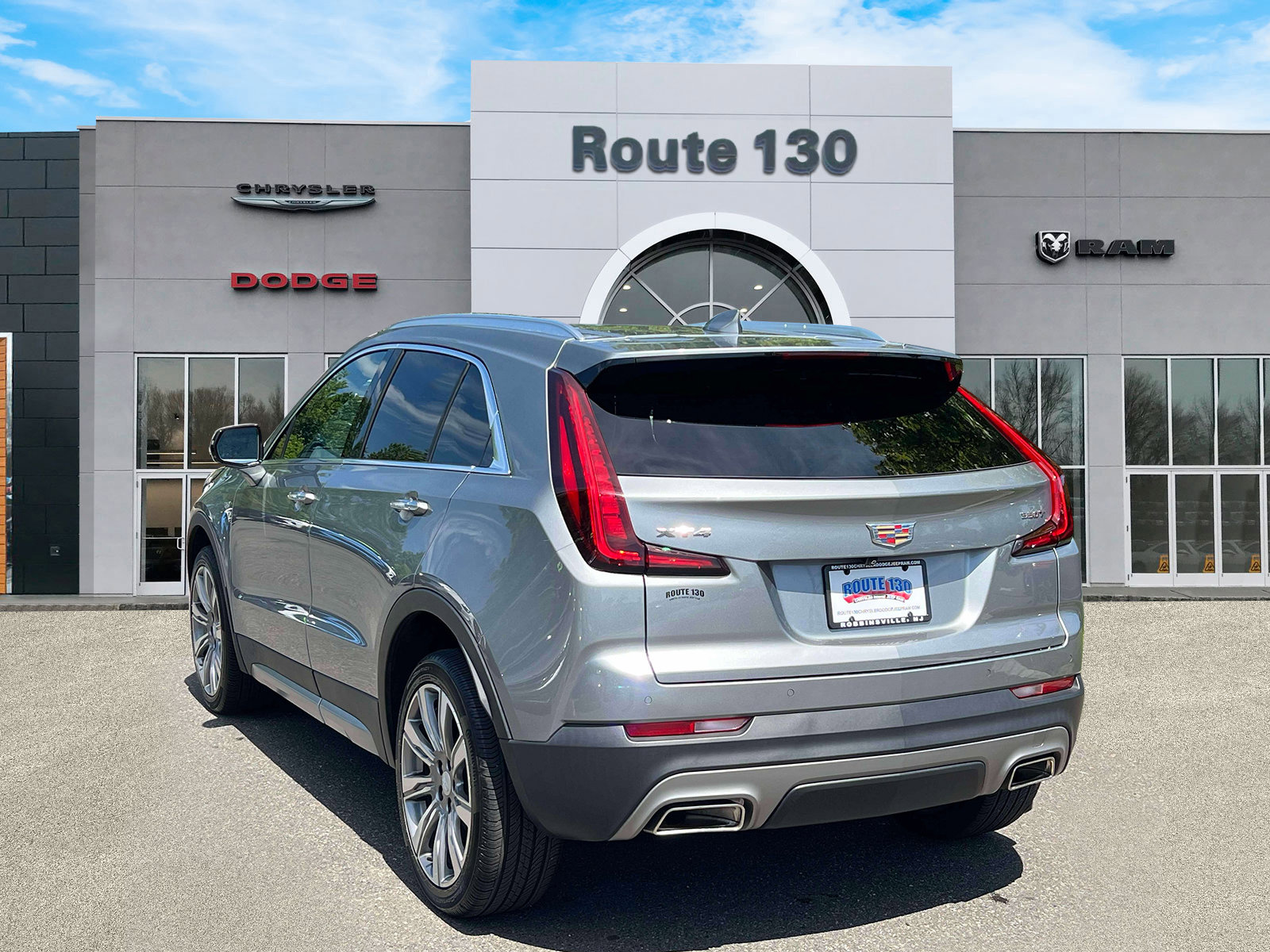 Used 2023 Cadillac XT4 Premium Luxury w/ Cold Weather Package FWD image 3