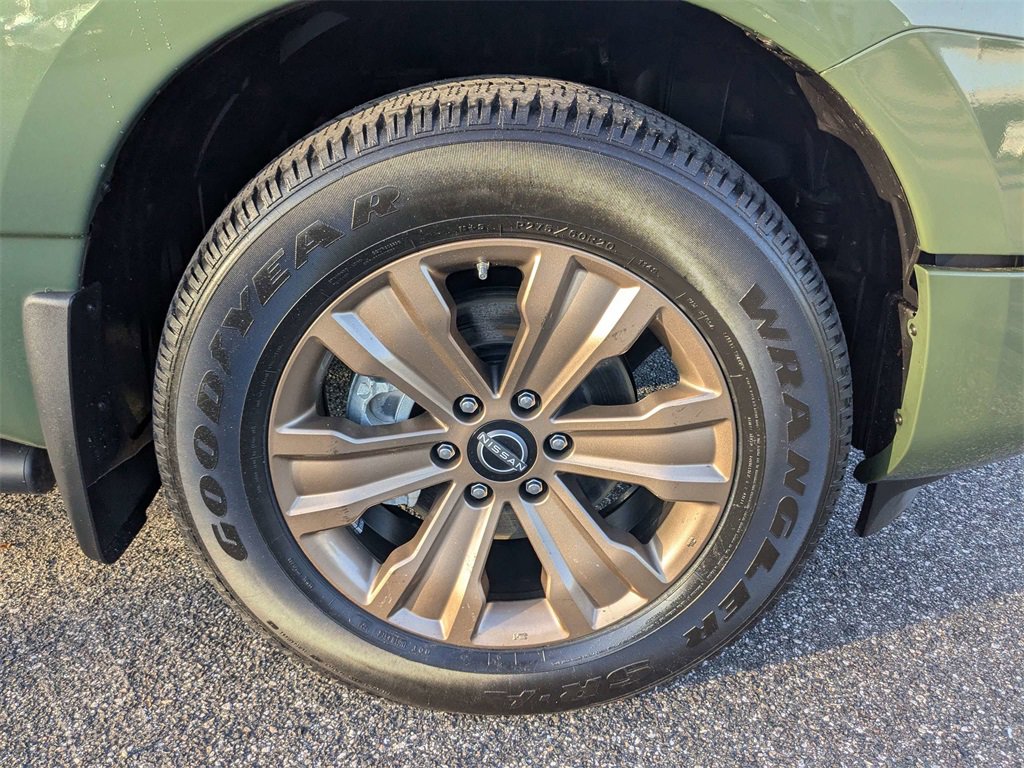 Used 2024 Nissan Titan SV w/ SV Bronze Edition Package image 11