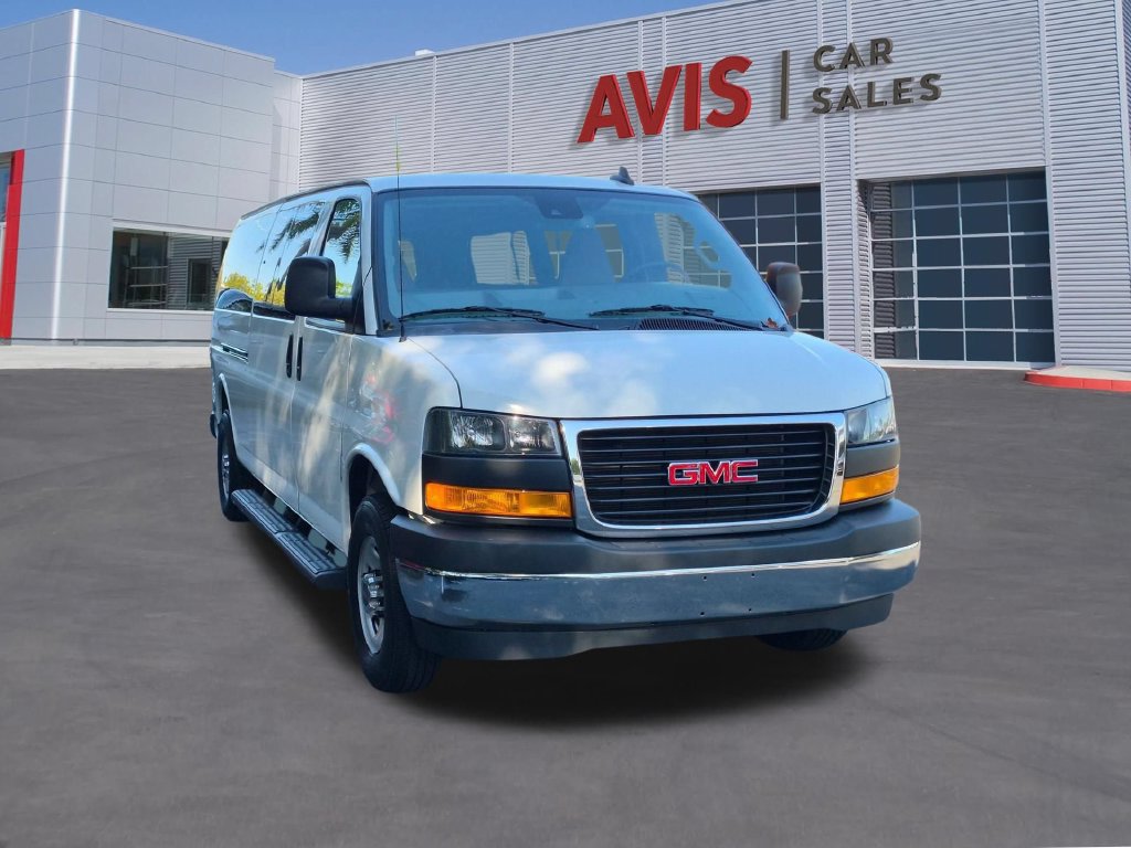Used 2025 GMC Savana 3500 LT w/ LT Preferred Equipment Group RWD image 3