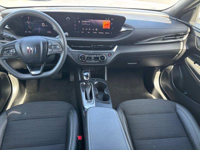 Used 2025 Buick Envista Preferred FWD image 18