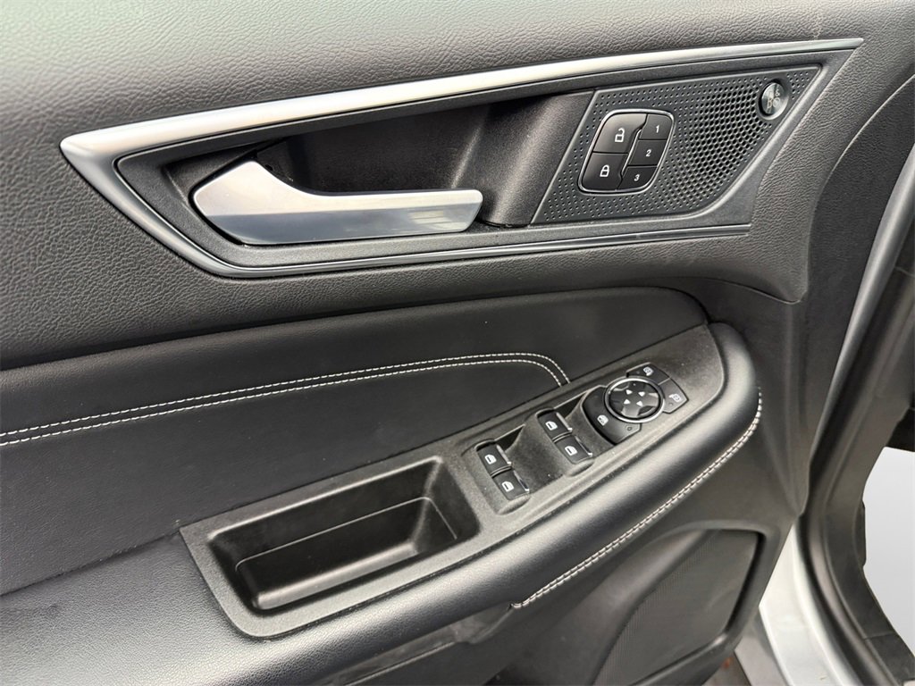 Used 2024 Ford Edge Titanium image 14