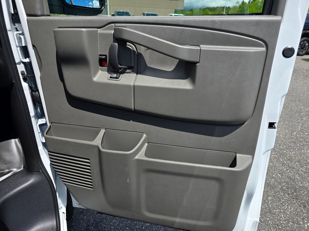 New 2026 Chevrolet Express 2500 Extended w/ Driver Convenience Package RWD image 37