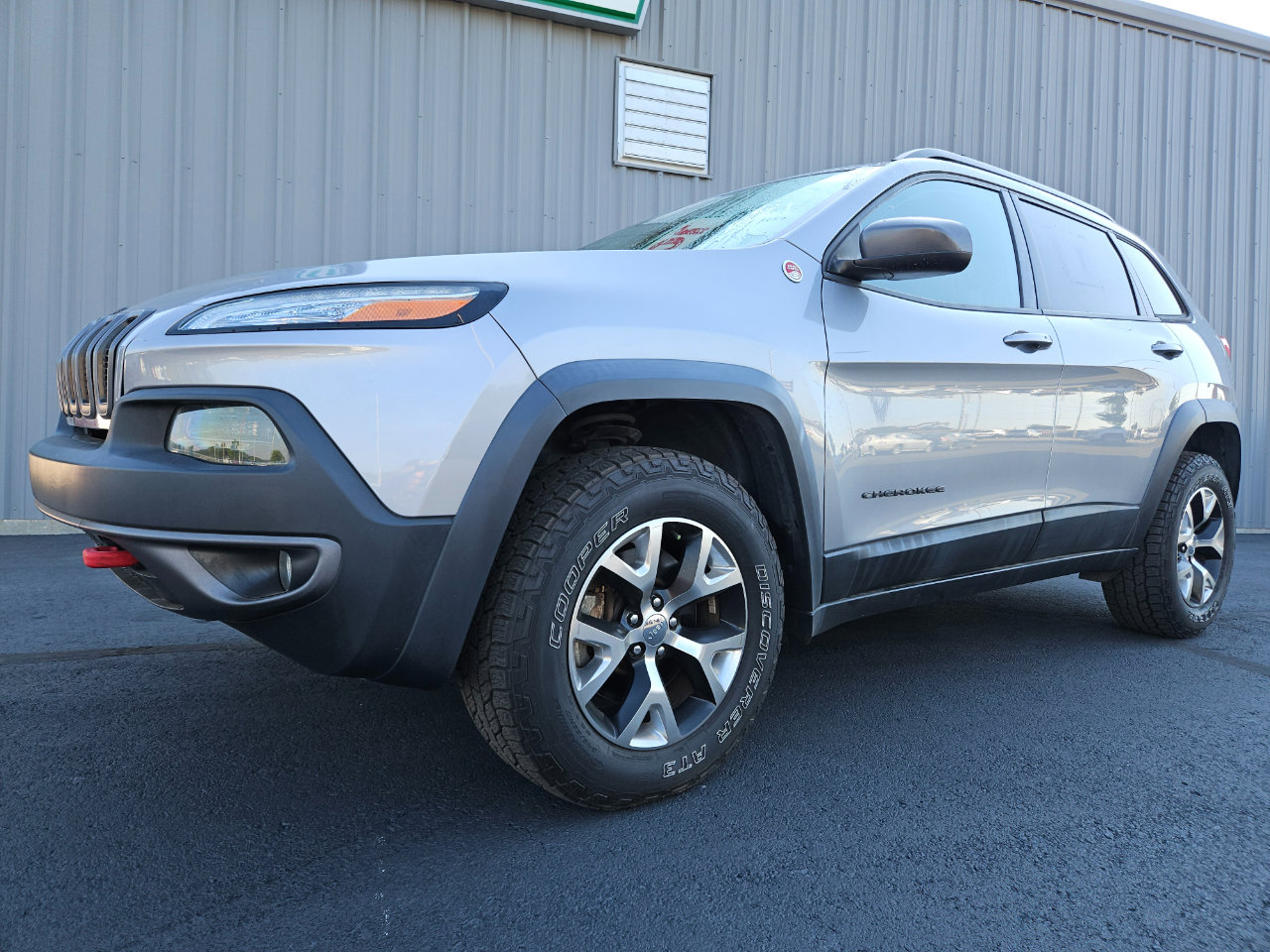 Used 2017 Jeep Cherokee Trailhawk w/ Comfort/Convenience Group