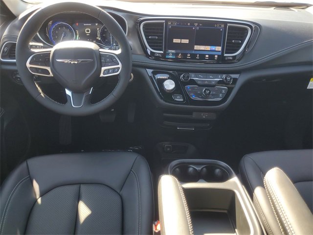 New 2026 Chrysler Pacifica Select image 16
