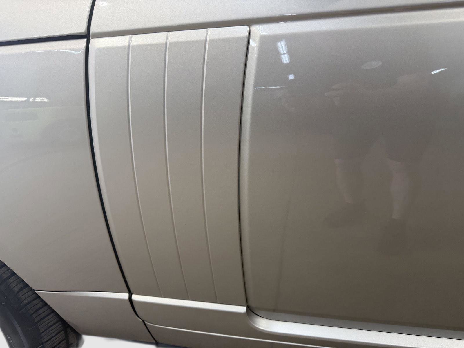 Used 2019 Land Rover Range Rover HSE image 12