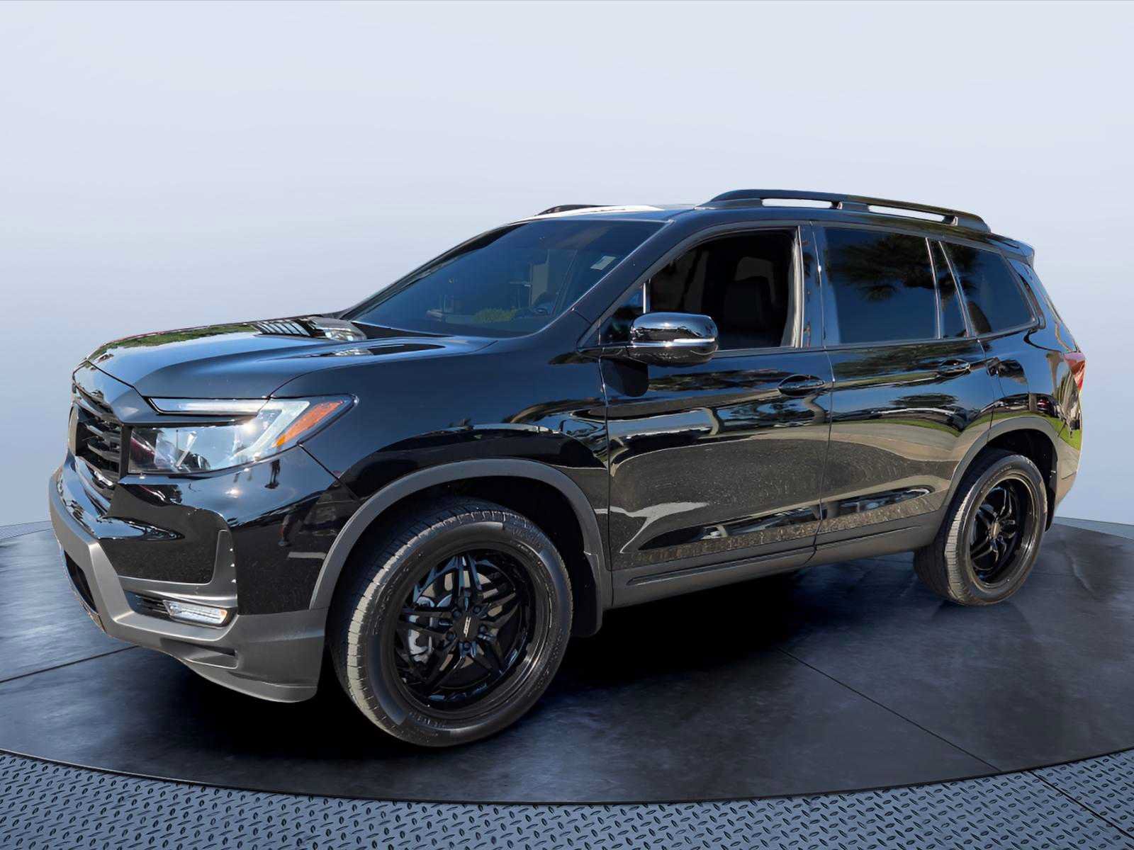 Used 2025 Honda Passport Black Edition image 3