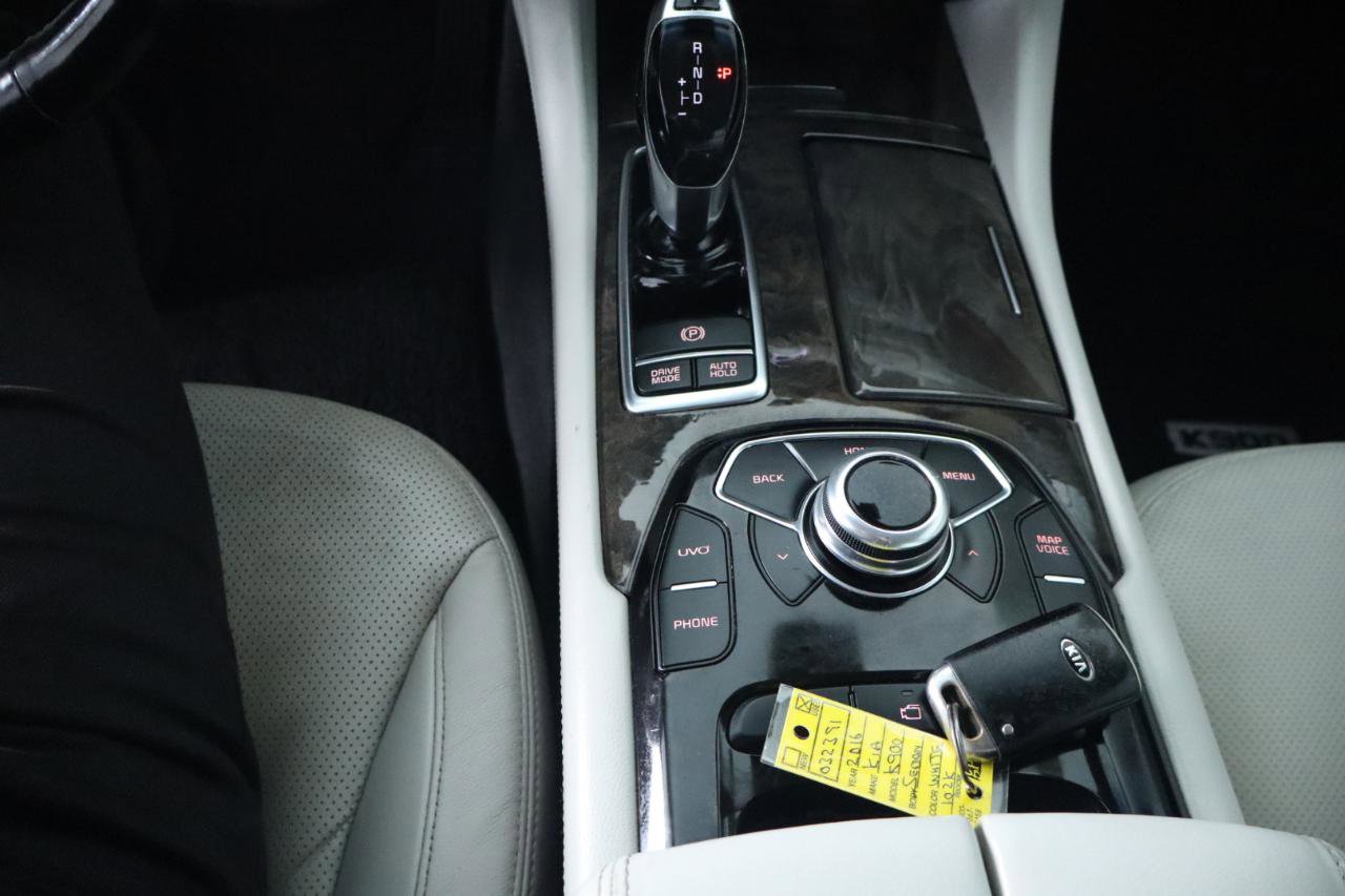 Used 2016 Kia K900 Luxury image 19