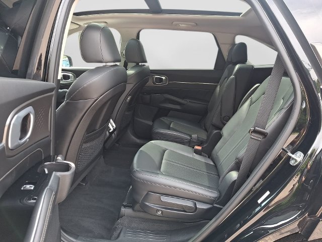 Used 2023 Kia Sorento SX AWD/4WD image 12