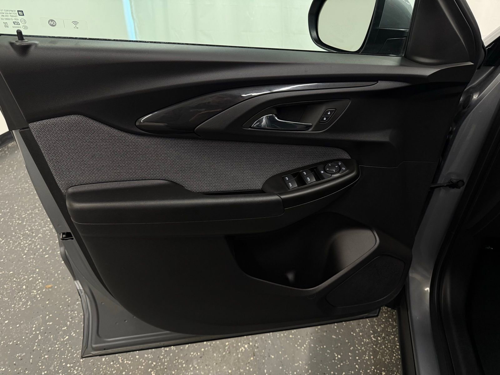 Used 2023 Chevrolet TrailBlazer LT image 9