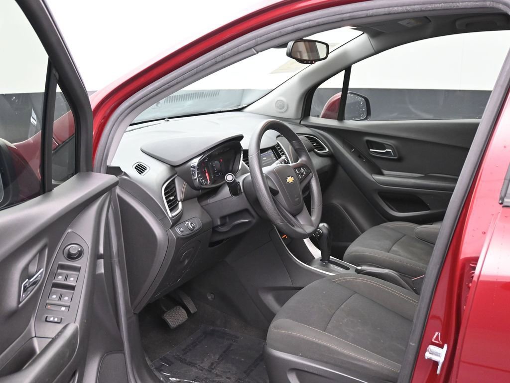 Used 2022 Chevrolet Trax LS AWD/4WD image 11