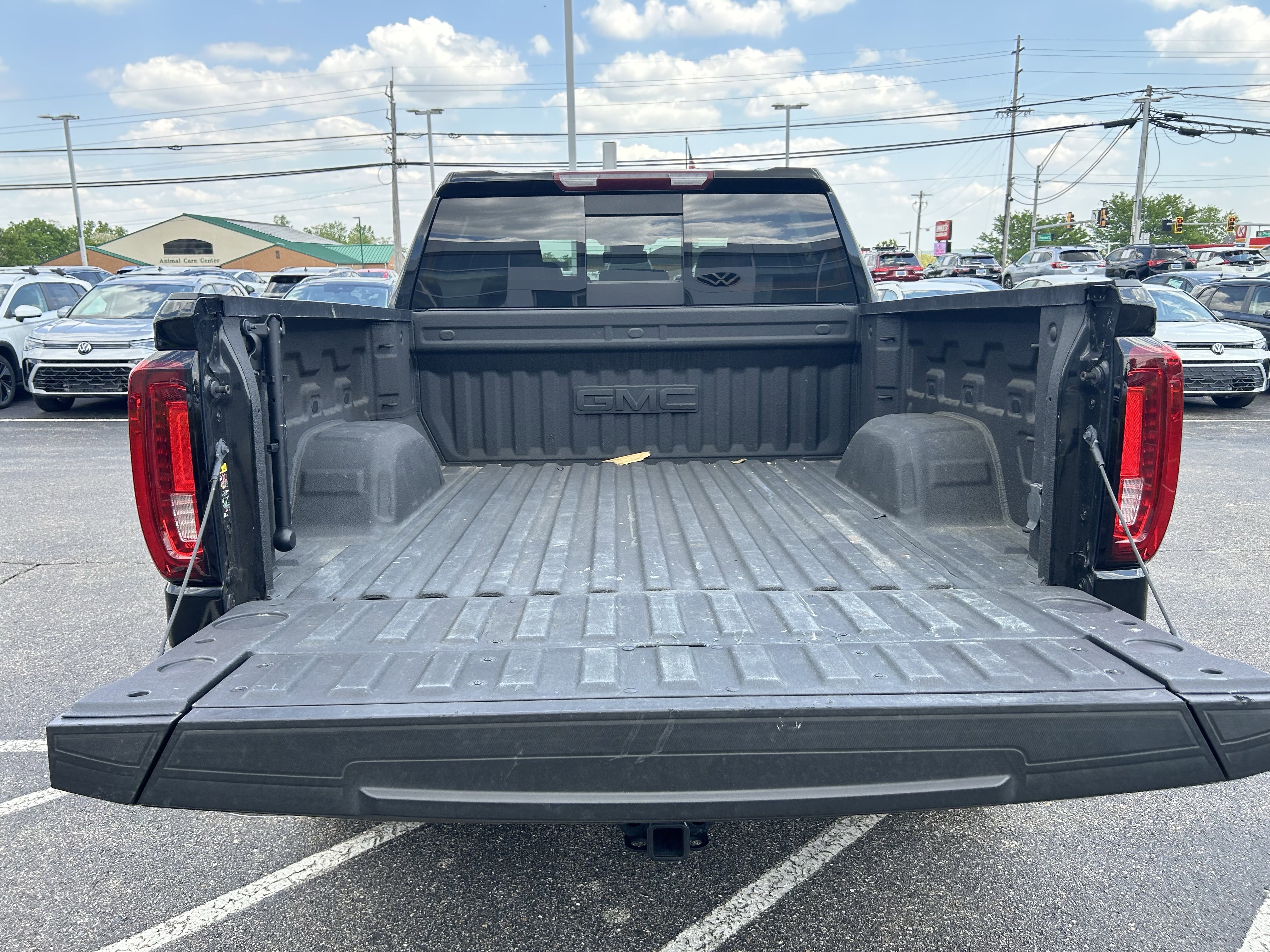 Used 2022 GMC Sierra 1500 SLT w/ SLT Premium Plus Package AWD/4WD image 28