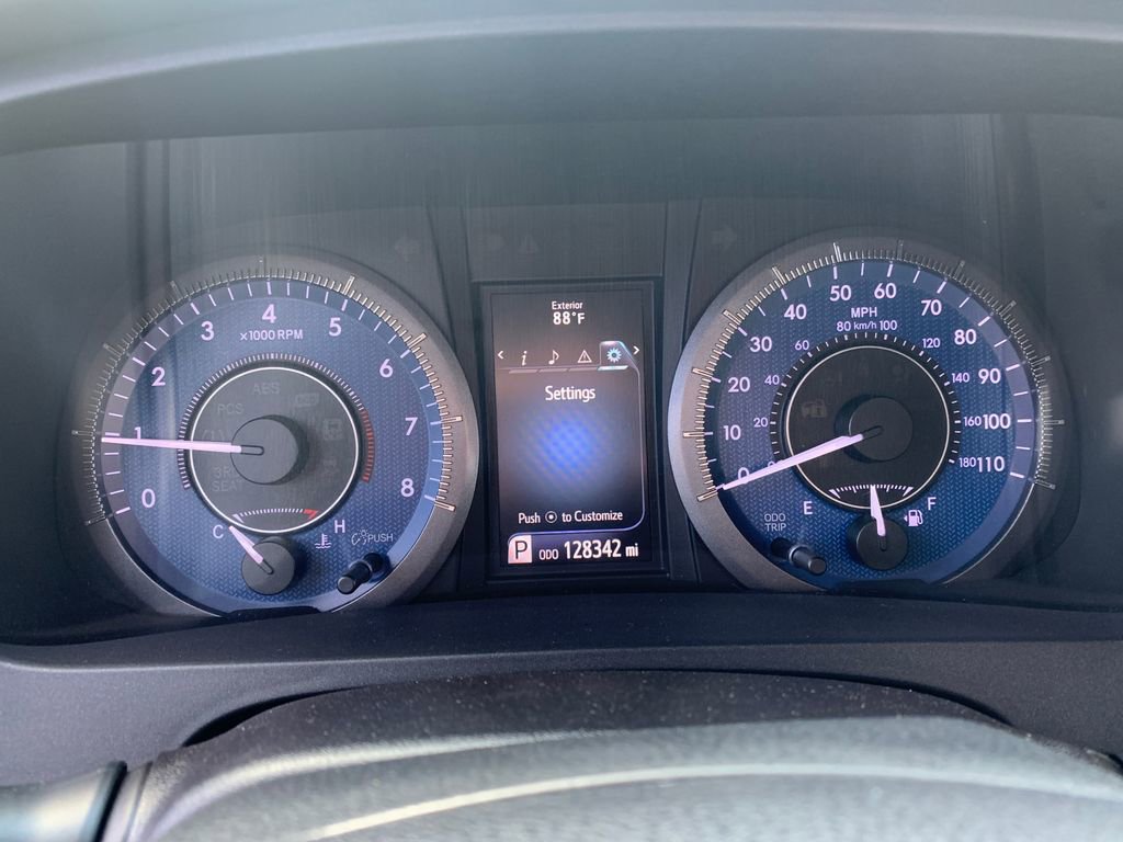 Used 2015 Toyota Sienna XLE image 11