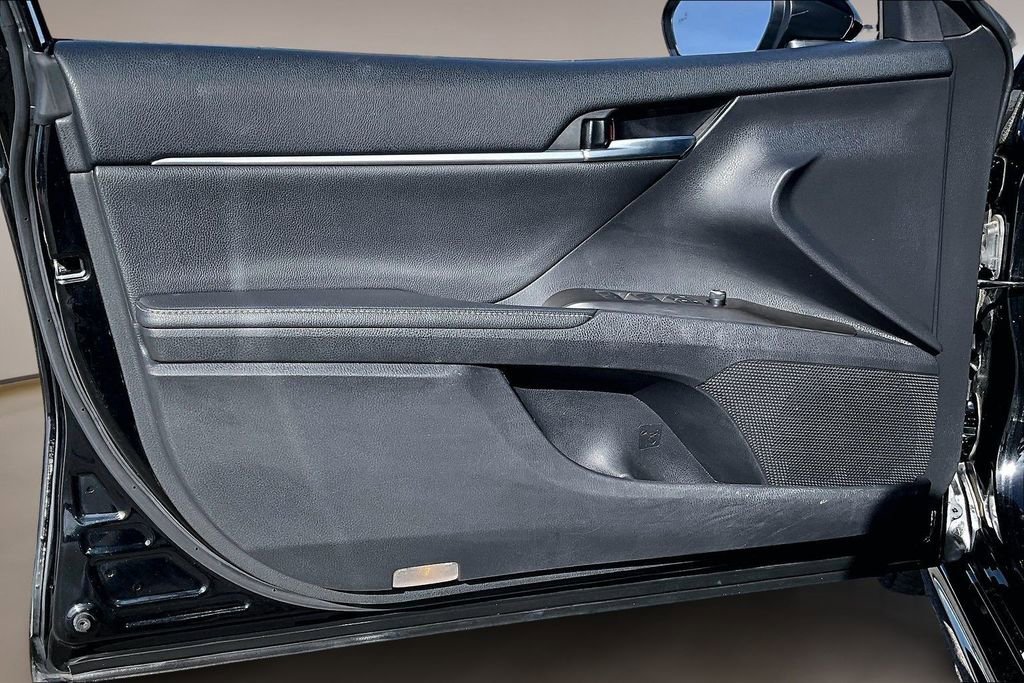 Used 2021 Toyota Camry XSE image 17