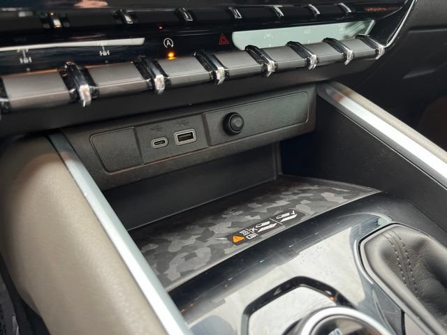 Used 2023 Chevrolet Colorado ZR2 w/ ZR2 Convenience Package III AWD/4WD image 27