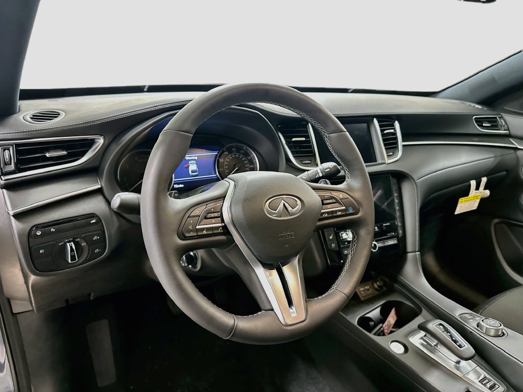 Certified 2025 INFINITI QX55 Essential w/ Accent Package AWD/4WD image 4