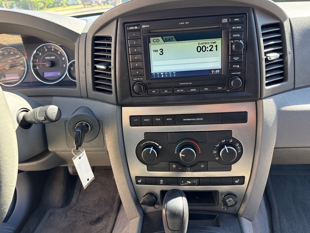 Used 2007 Jeep Grand Cherokee Laredo AWD/4WD image 17