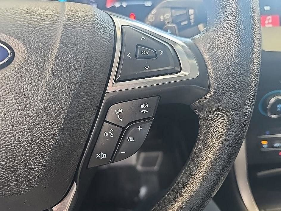Used 2017 Ford Edge SEL w/ Equipment Group 201A AWD/4WD image 19