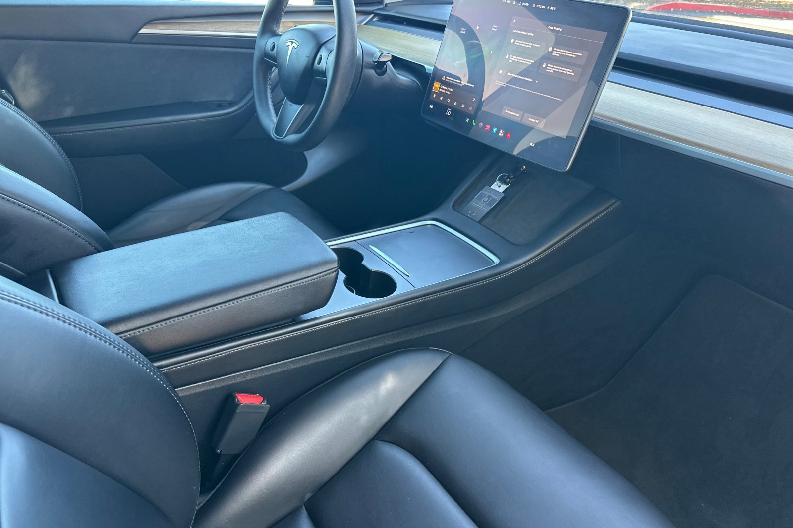 Used 2023 Tesla Model Y Performance AWD/4WD image 16