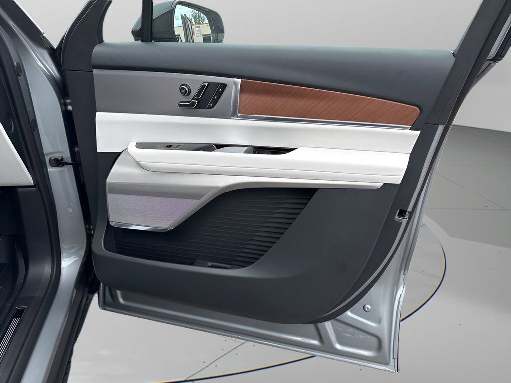 Used 2026 Cadillac Vistiq Luxury w/ LPO, Floor Liner Package image 20