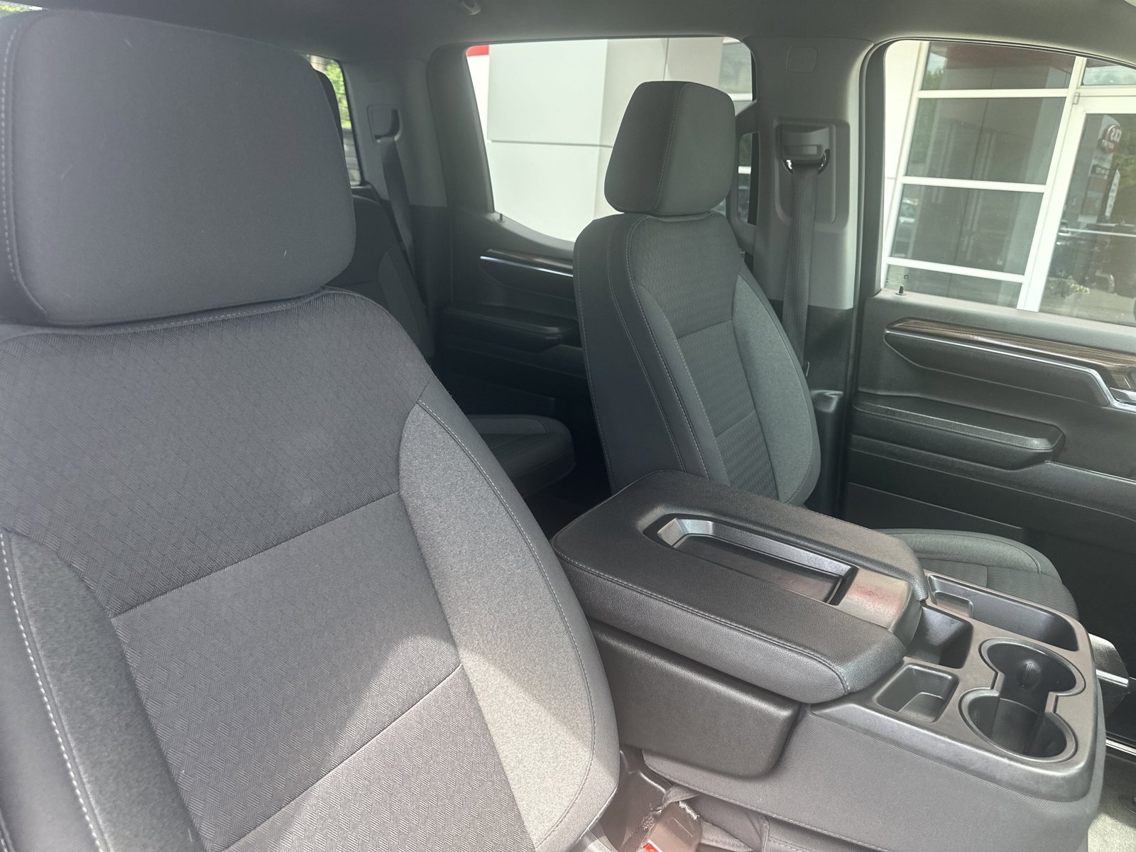 Used 2023 Chevrolet Silverado 1500 LT AWD/4WD image 34