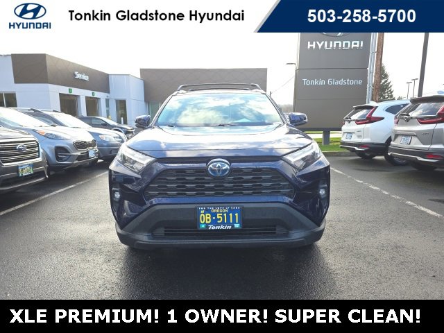Used 2022 Toyota RAV4 XLE Premium image 4