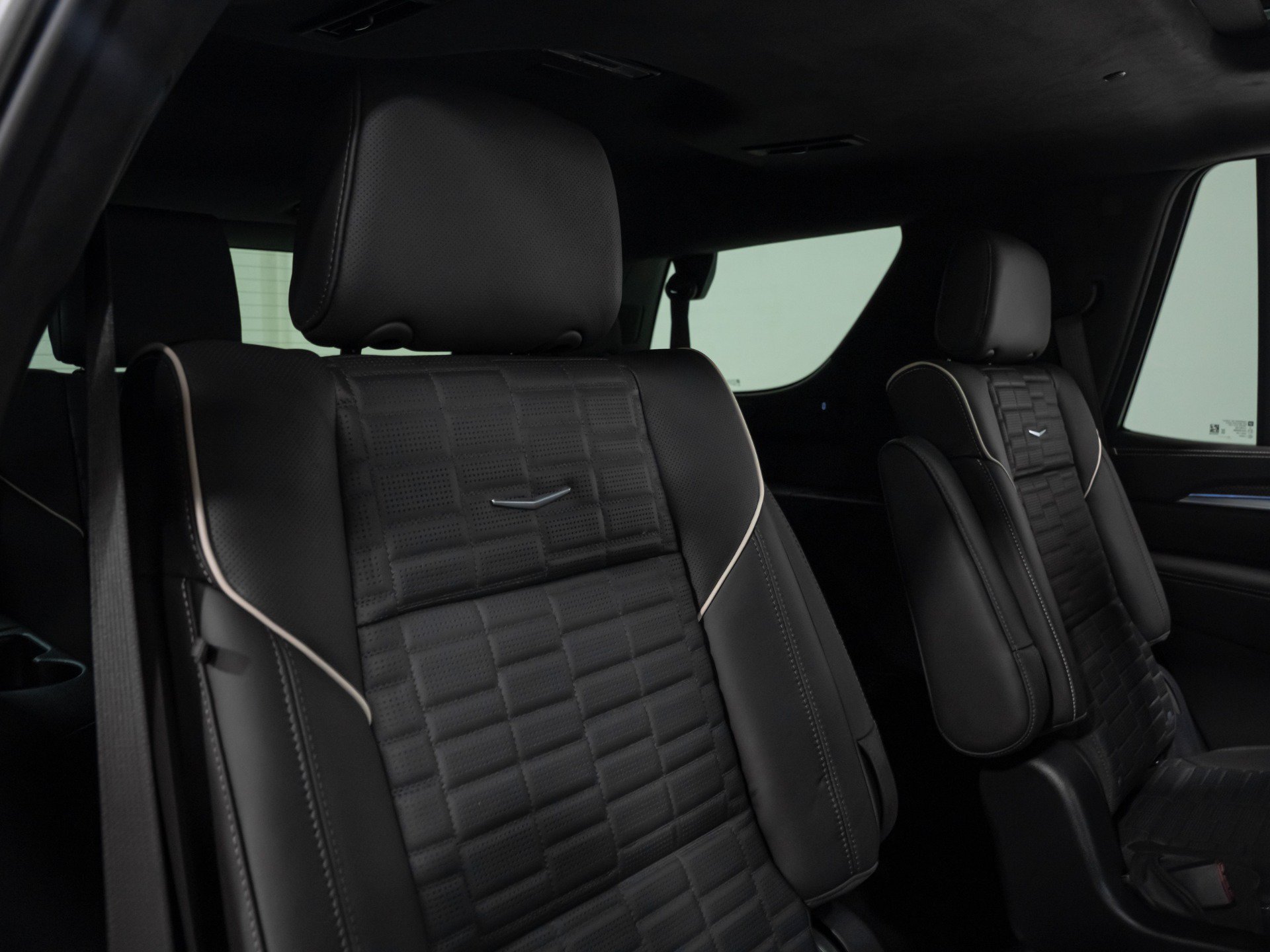 Used 2025 Cadillac Escalade V w/ LPO, ONYX Package AWD/4WD image 90