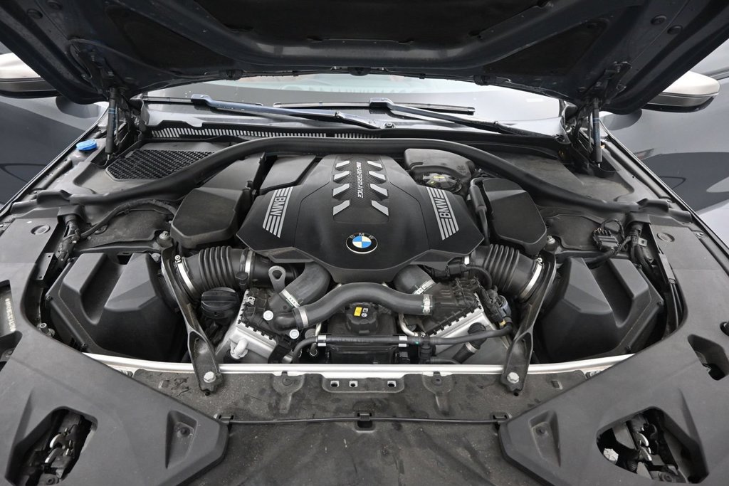 Used 2022 BMW M850i Gran Coupe xDrive AWD/4WD image 13