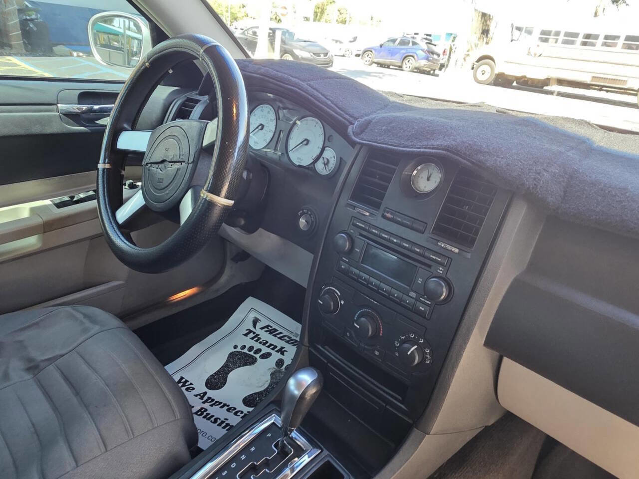 Used 2005 Chrysler 300 image 9