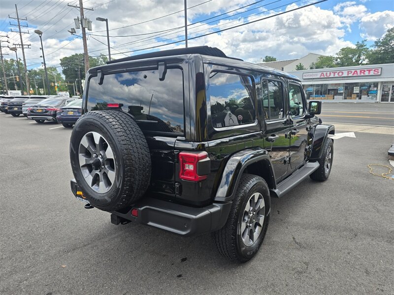 Used 2021 Jeep Wrangler Unlimited Sahara AWD/4WD image 3