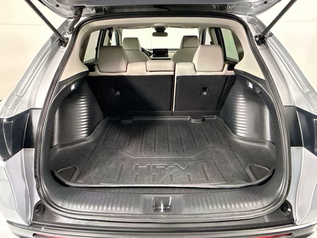 Certified 2025 Honda HR-V LX image 28