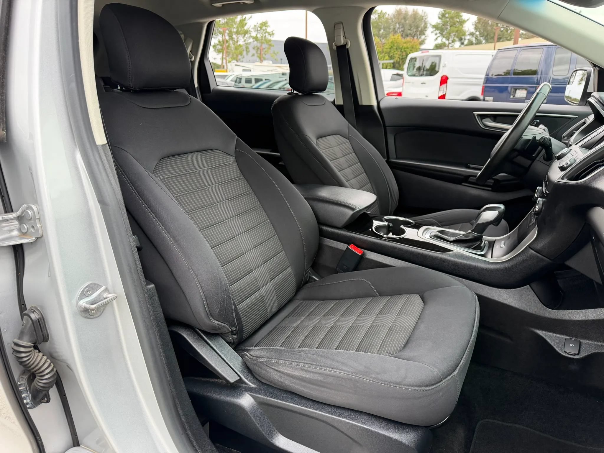 Used 2015 Ford Edge SEL FWD image 22