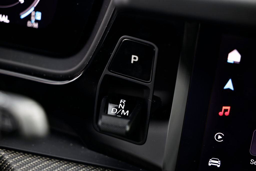 Certified 2025 Porsche Cayenne AWD/4WD image 40