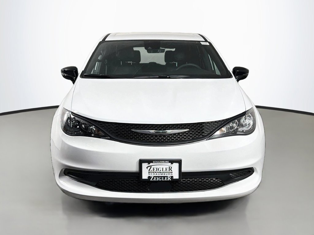 New 2027 Chrysler Pacifica LX FWD image 2
