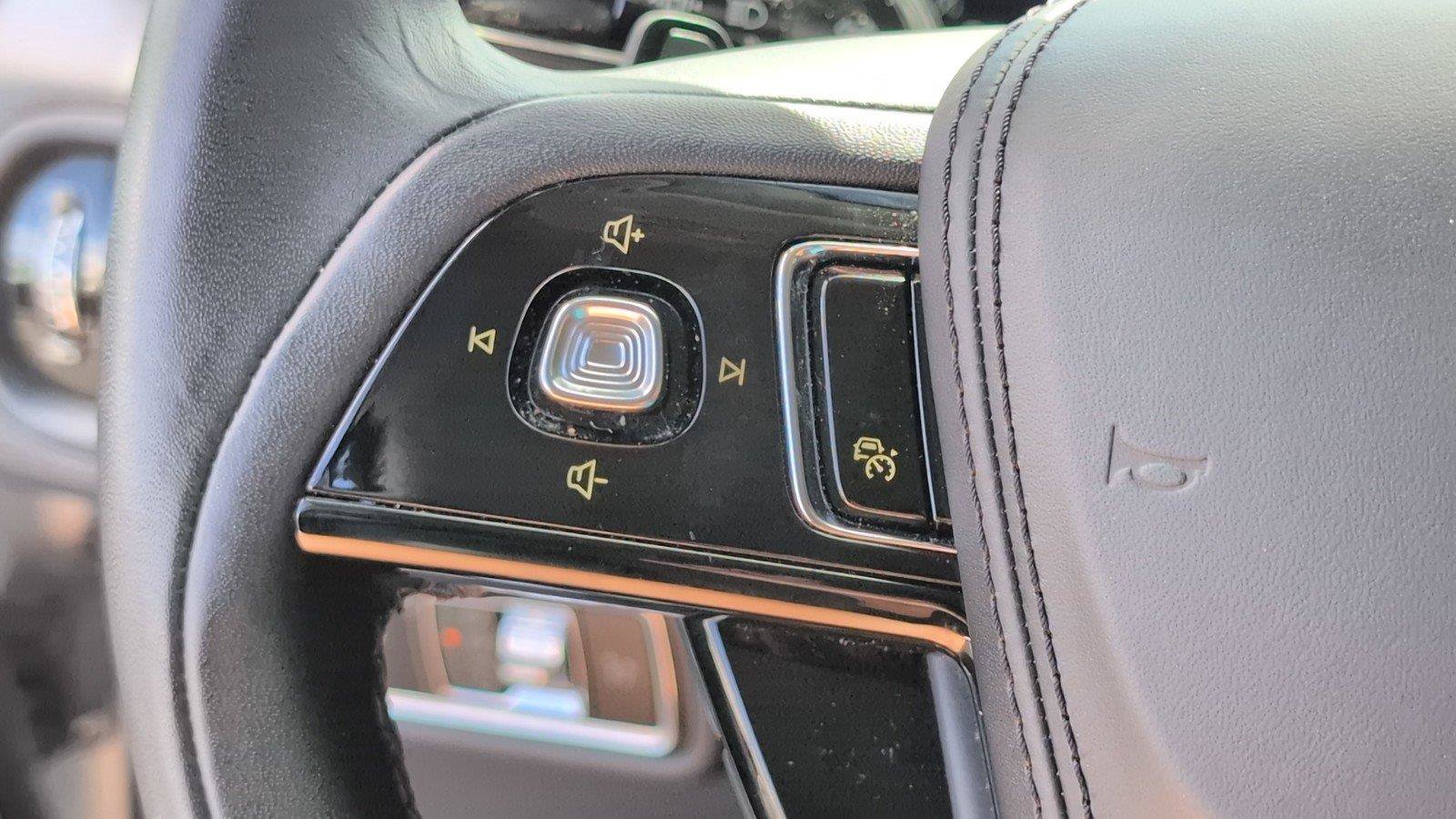 Used 2025 Lincoln Aviator AWD image 30